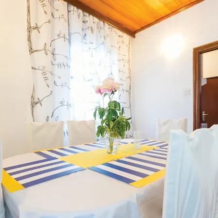 Croatia With Parking, Kitchen And Dining Area For Guests Vendégház Fiume