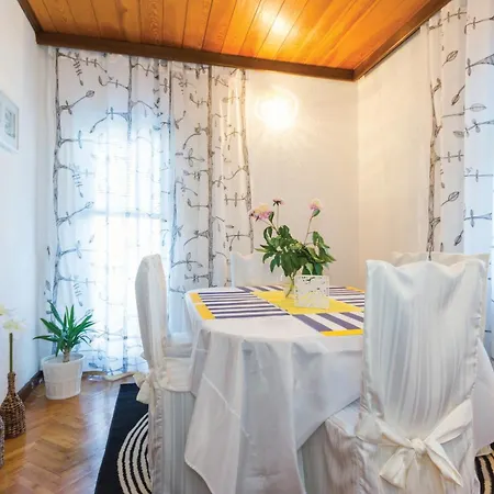 Croatia With Parking, Kitchen And Dining Area For Guests Gæstehus *
