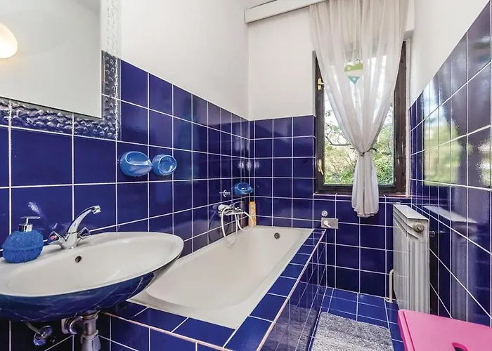Croatia With Parking, Kitchen And Dining Area For Guests * غييكا