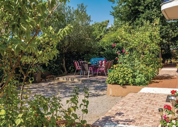 Croatia With Parking, Kitchen And Dining Area For Guests بيت ضيافة غييكا