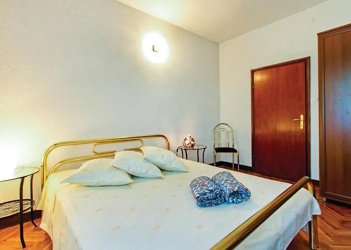 Croatia With Parking, Kitchen And Dining Area For Guests * غييكا