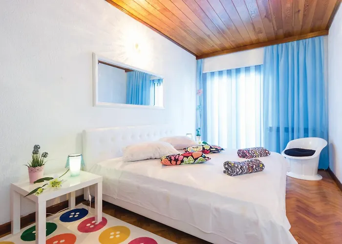 بيت ضيافة Croatia With Parking, Kitchen And Dining Area For Guests *
