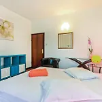 Croatia With Parking, Kitchen And Dining Area For Guests * غييكا
