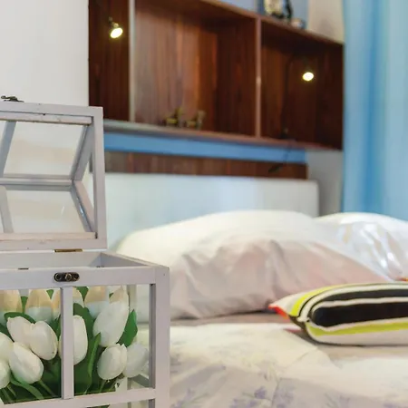 Croatia With Parking, Kitchen And Dining Area For Guests